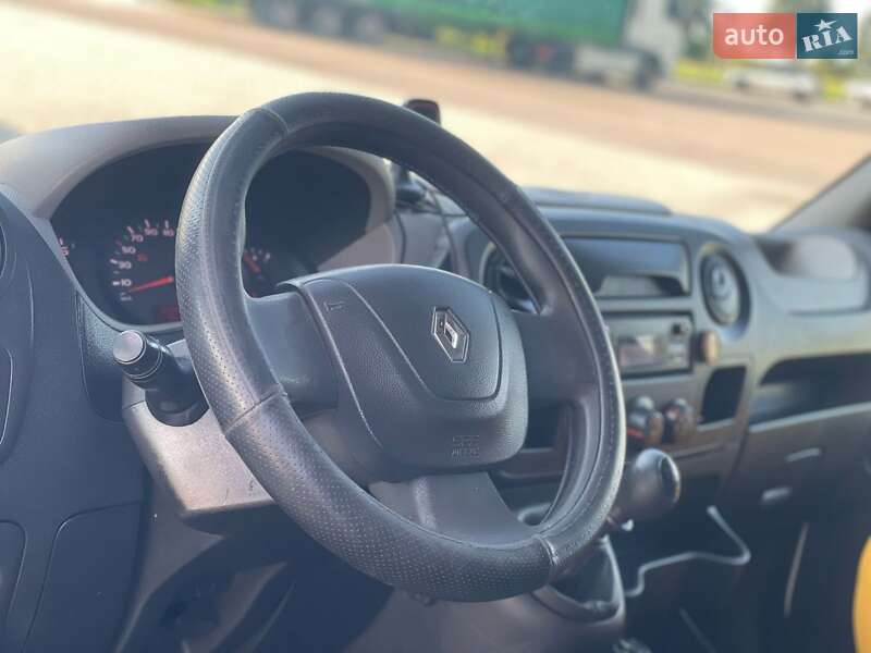 Грузовой фургон Renault Master 2014 в Львове