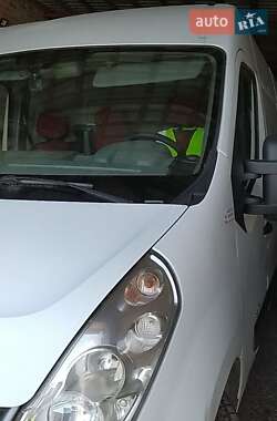Грузовой фургон Renault Master 2011 в 