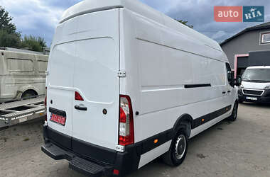Грузопассажирский фургон Renault Master 2020 в 