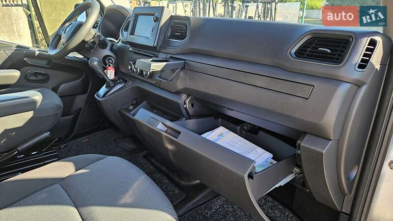 Вантажний фургон Renault Master 2021 в Радомишлі