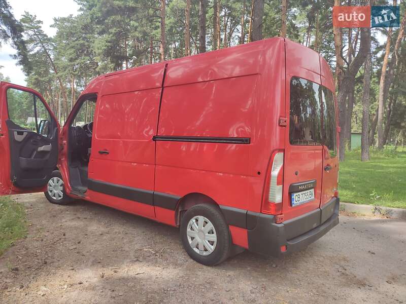 Грузовой фургон Renault Master 2015 в Чернигове