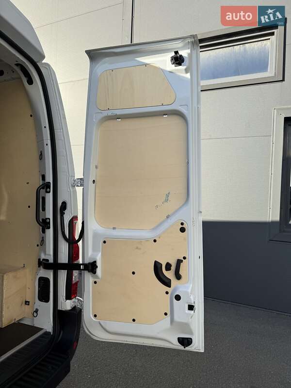 Грузовой фургон Renault Master 2023 в Киеве