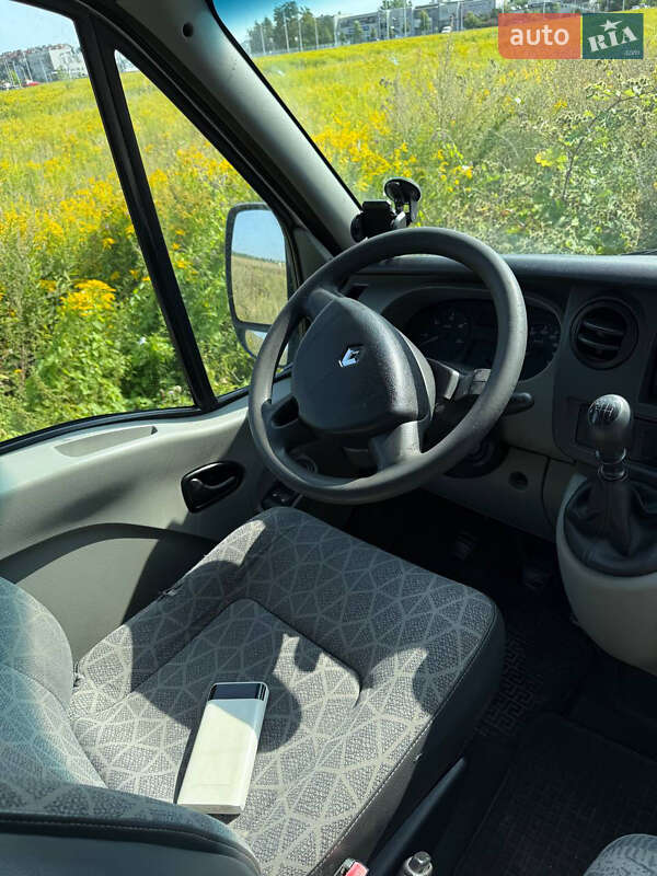 Грузовой фургон Renault Master 2010 в Львове