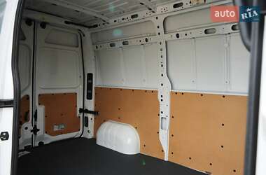 Грузовой фургон Renault Master 2020 в 