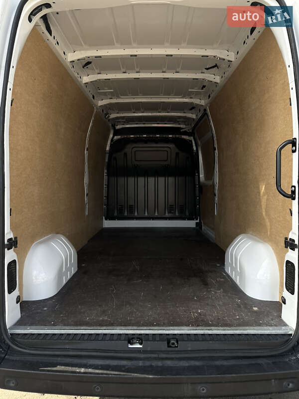 Грузовой фургон Renault Master 2022 в Долине