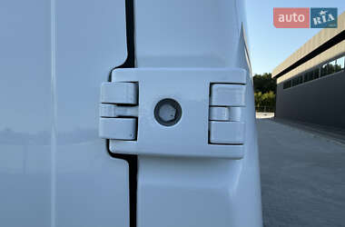 Грузовой фургон Renault Master 2021 в 