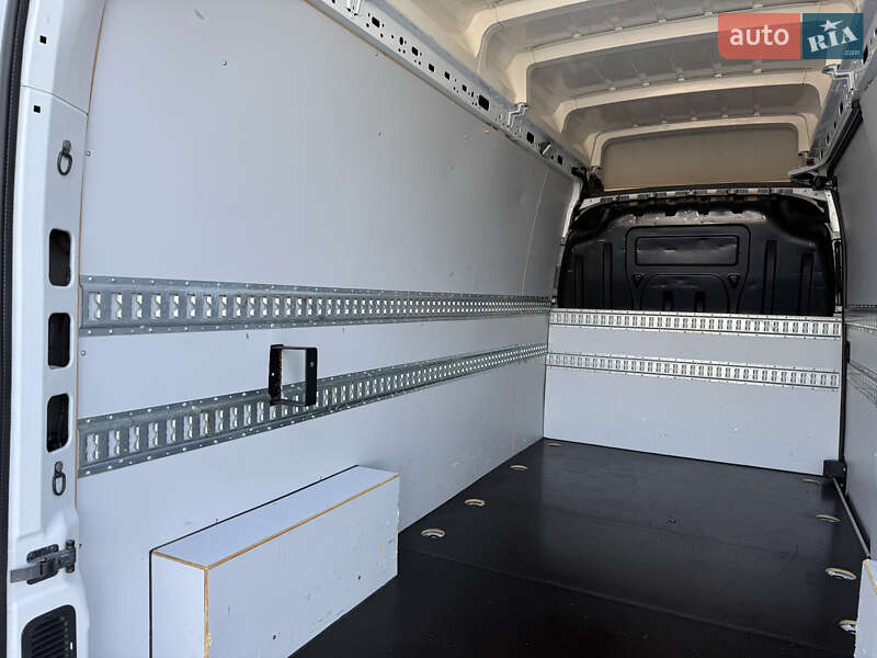 Грузовой фургон Renault Master 2021 в Дубно