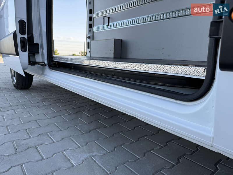 Грузовой фургон Renault Master 2021 в Дубно