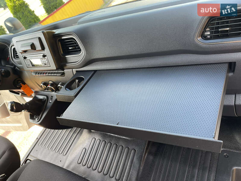 Грузовой фургон Renault Master 2022 в Дрогобыче