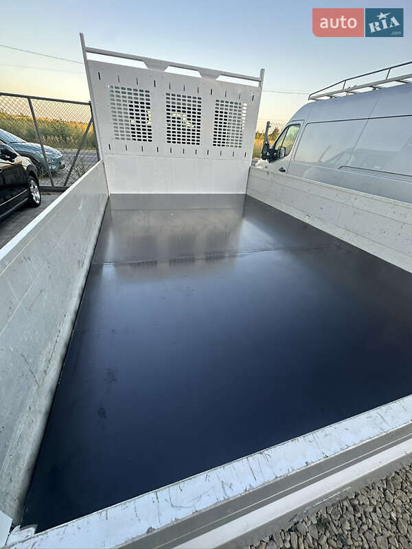 Грузопассажирский фургон Renault Master 2016 в Львове