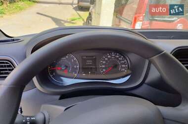 Грузовой фургон Renault Master 2023 в 