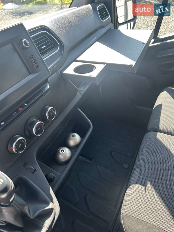 Грузовой фургон Renault Master 2020 в Хусте