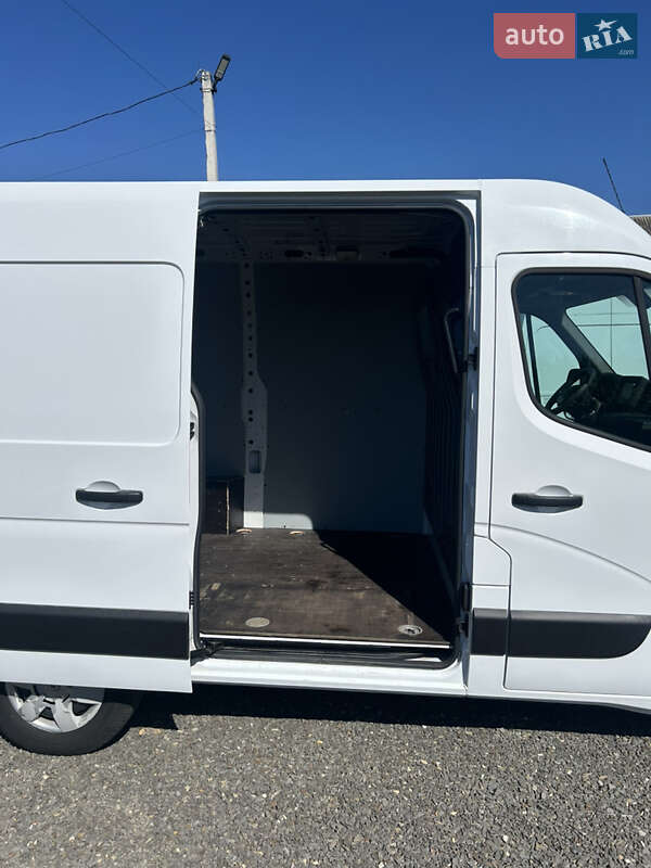 Грузовой фургон Renault Master 2020 в Хусте