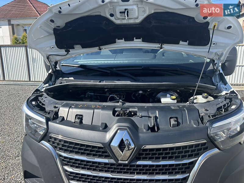 Грузовой фургон Renault Master 2020 в Хусте