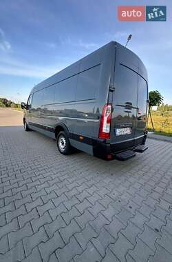 Грузовой фургон Renault Master 2023 в 