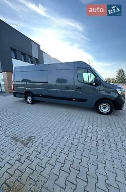 Грузовой фургон Renault Master 2023 в 