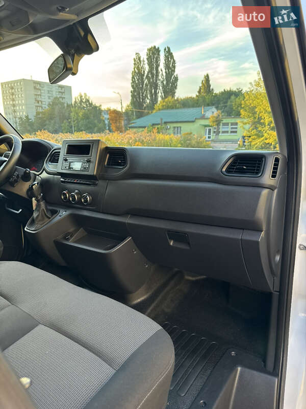 Грузовой фургон Renault Master 2020 в Киеве