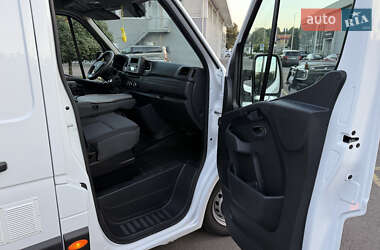 Грузовой фургон Renault Master 2021 в 