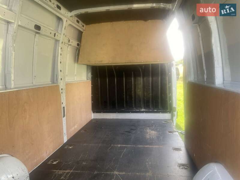 Грузовой фургон Renault Master 2016 в Ровно