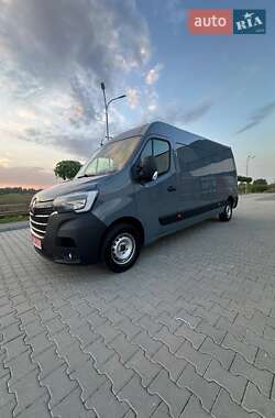 Грузовой фургон Renault Master 2022 в 