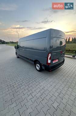 Грузовой фургон Renault Master 2022 в 