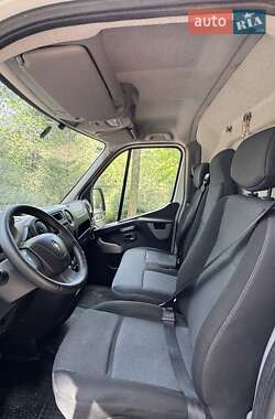 Грузовой фургон Renault Master 2017 в 