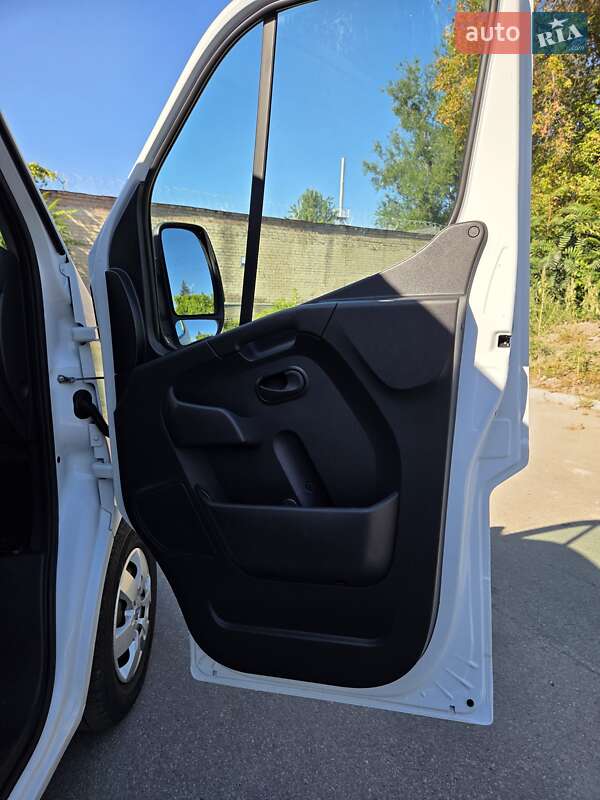 Грузовой фургон Renault Master 2020 в Днепре