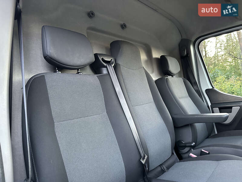 Грузовой фургон Renault Master 2016 в Киеве