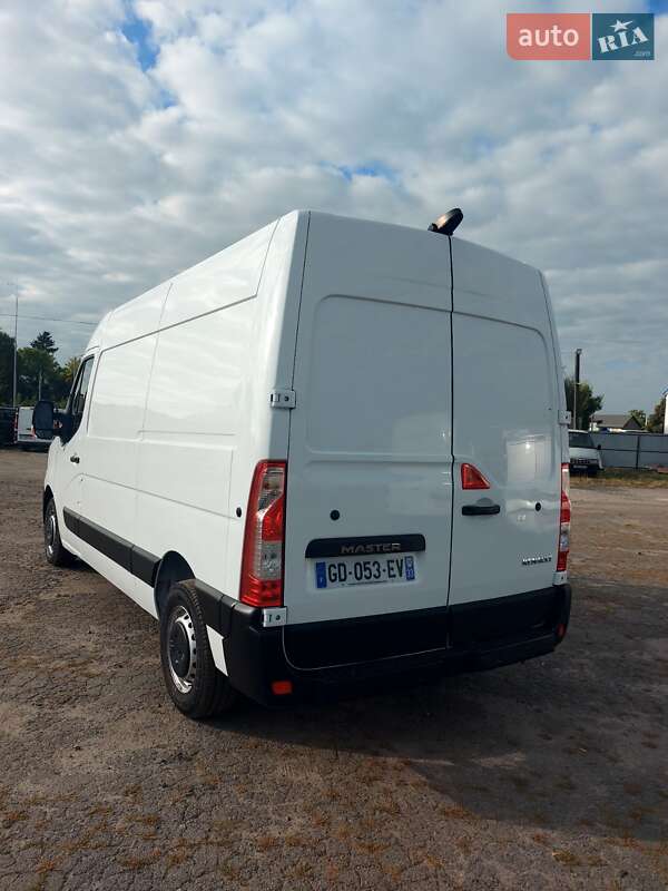 Грузовой фургон Renault Master 2021 в Млинове