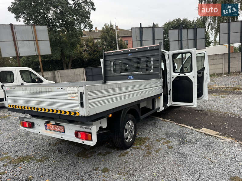 Грузовой фургон Renault Master 2015 в Ровно