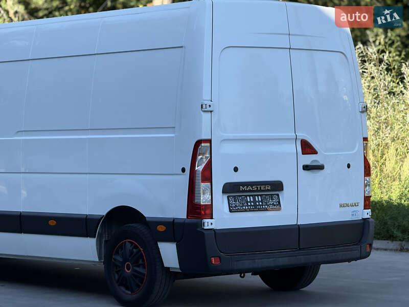 Грузовой фургон Renault Master 2017 в Дрогобыче