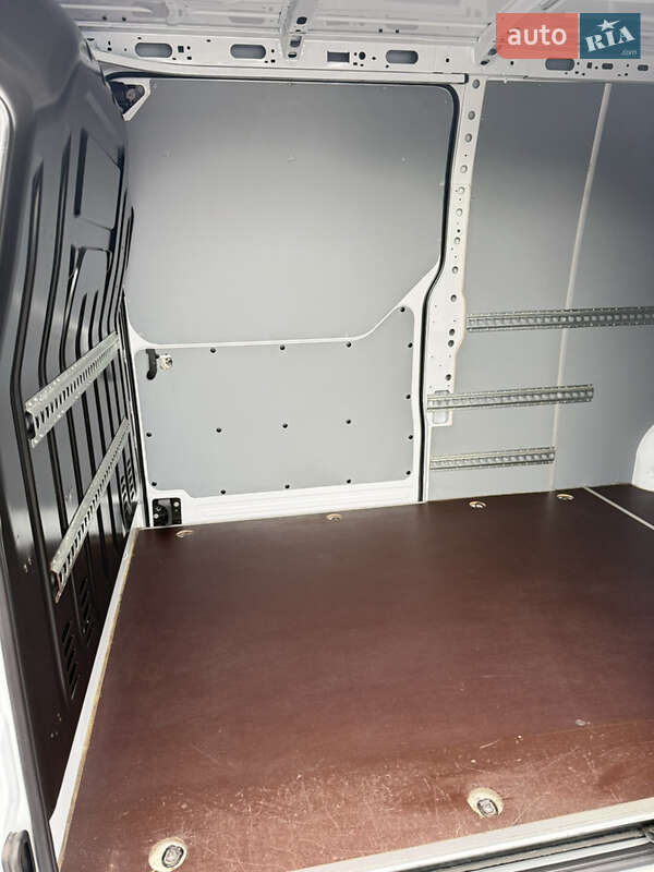 Грузовой фургон Renault Master 2021 в Луцке