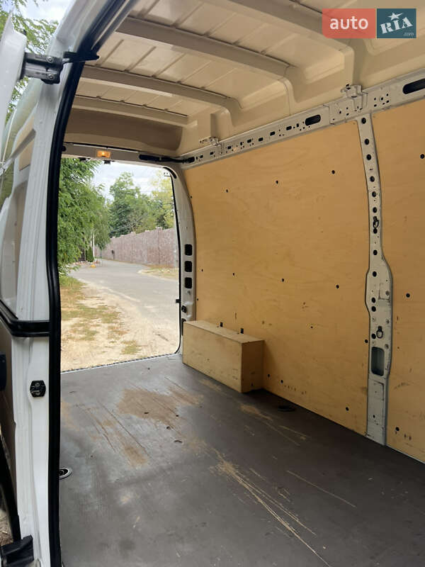 Грузовой фургон Renault Master 2018 в Киеве