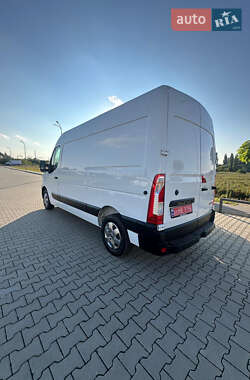 Грузовой фургон Renault Master 2023 в 