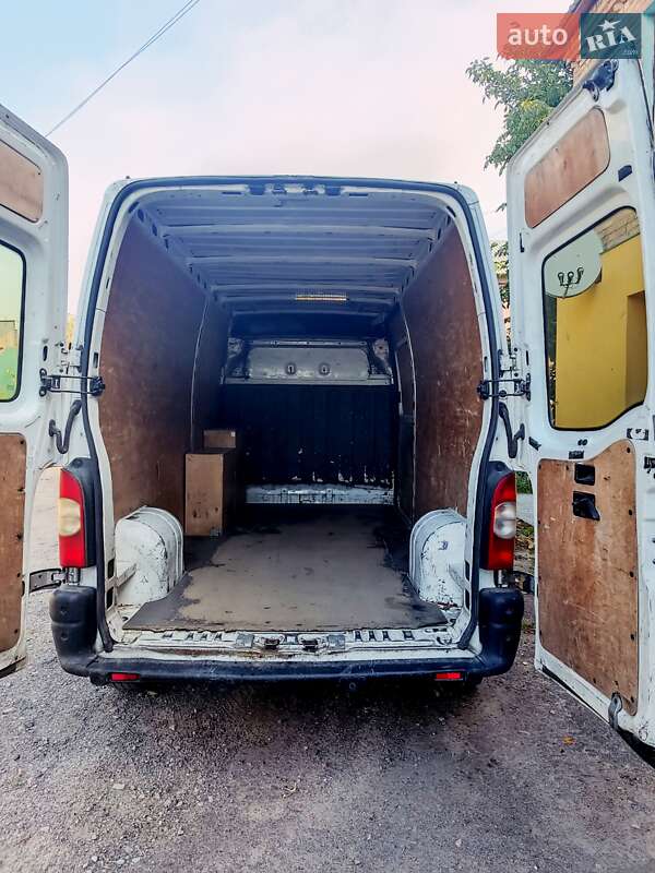 Грузовой фургон Renault Master 2008 в Гореничах