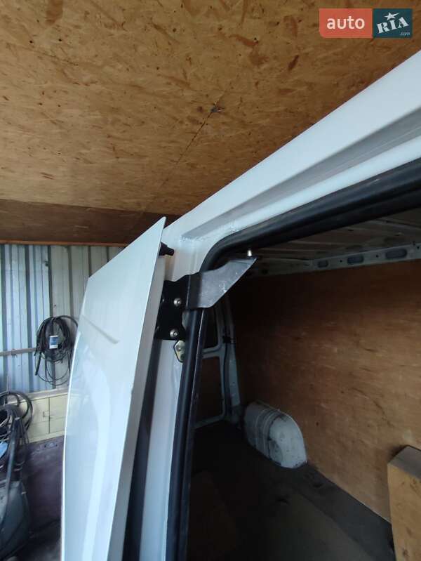 Грузовой фургон Renault Master 2008 в Гореничах