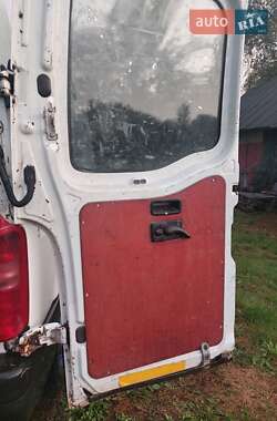 Другие грузовики Renault Master 2001 в 