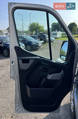 Грузовой фургон Renault Master 2015 в 