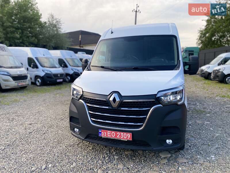Грузовой фургон Renault Master 2022 в Хусте
