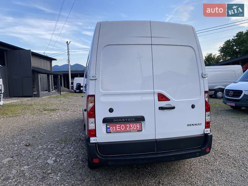 Грузовой фургон Renault Master 2022 в Хусте