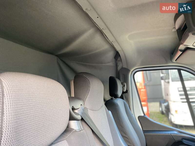 Грузовой фургон Renault Master 2022 в Хусте
