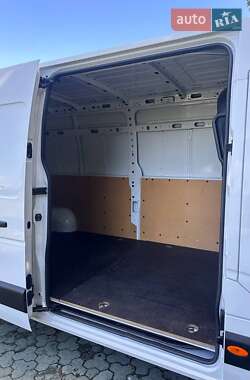 Грузовой фургон Renault Master 2020 в 