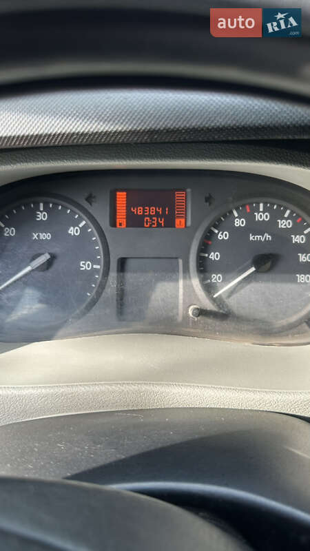 Автовоз Renault Master 2007 в Оженині