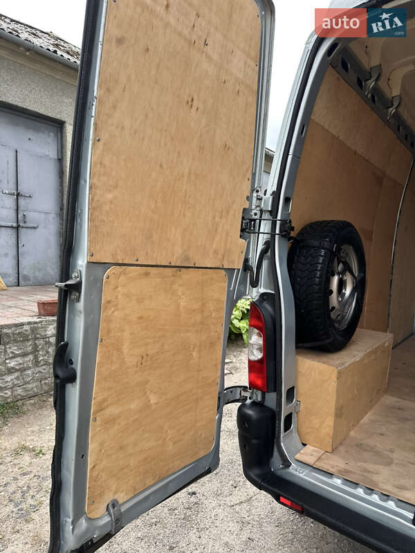 Грузовой фургон Renault Master 2008 в Козине
