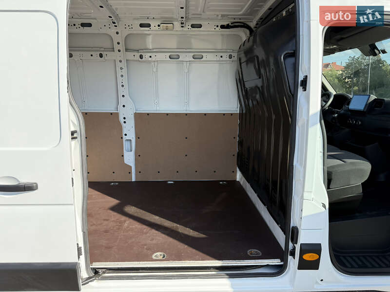 Грузовой фургон Renault Master 2021 в Дубно