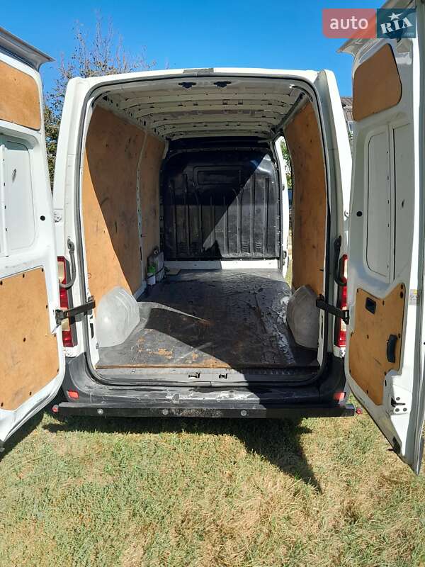 Вантажний фургон Renault Master 2017 в Бучі