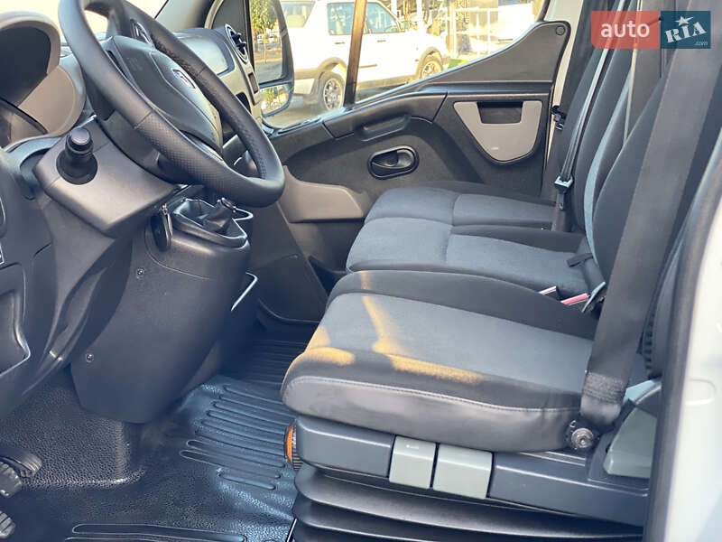 Автовоз Renault Master 2017 в Луцке