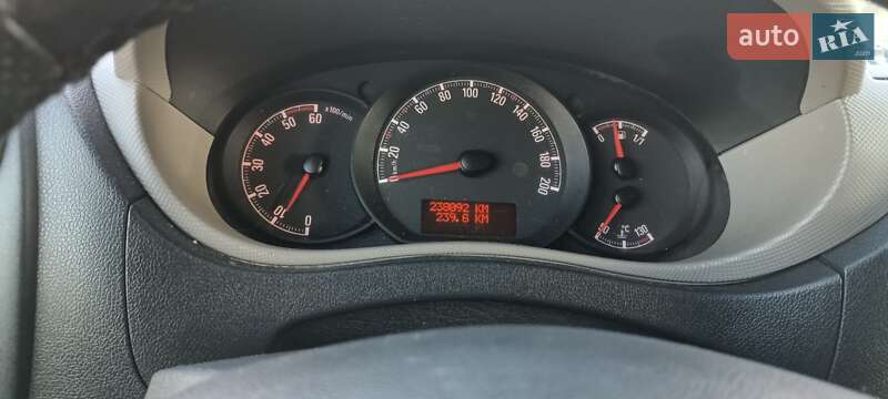 Грузопассажирский фургон Renault Master 2011 в Львове