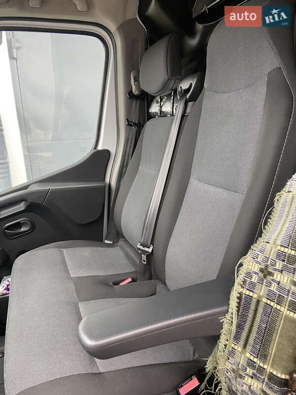 Вантажний фургон Renault Master 2020 в Хмельницькому