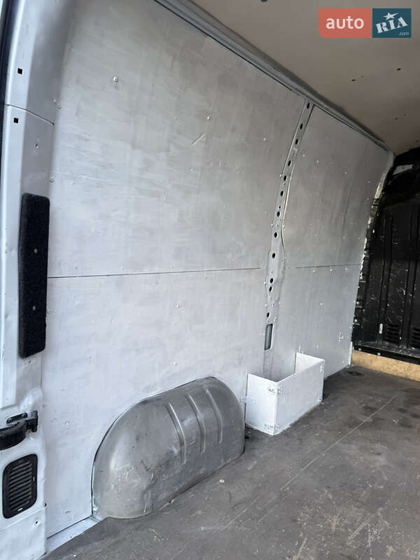Грузовой фургон Renault Master 2016 в Николаеве